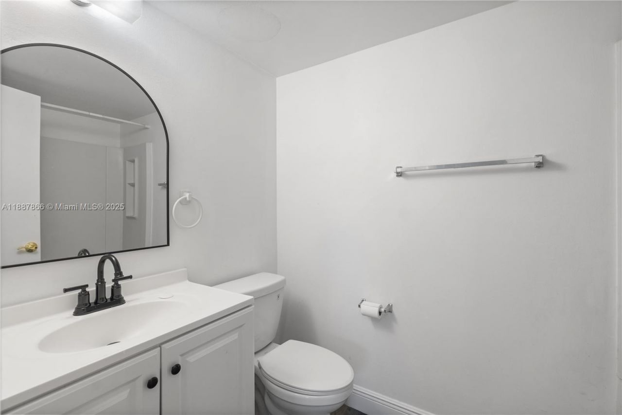 2701 Riverside Dr, Unit 413-B, Coral Springs, FL 33065 Photo