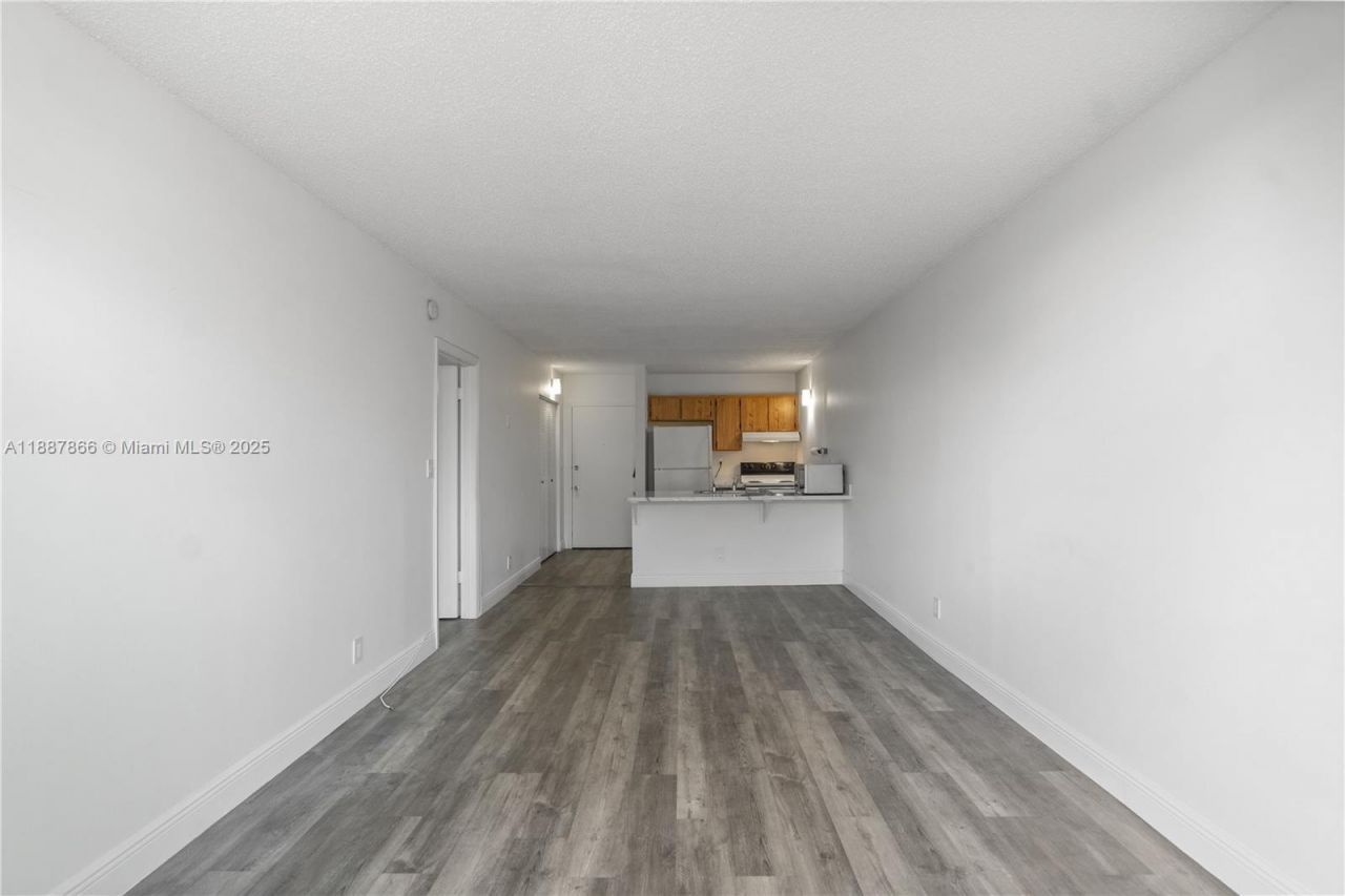 2701 Riverside Dr, Unit 413-B, Coral Springs, FL 33065 Photo