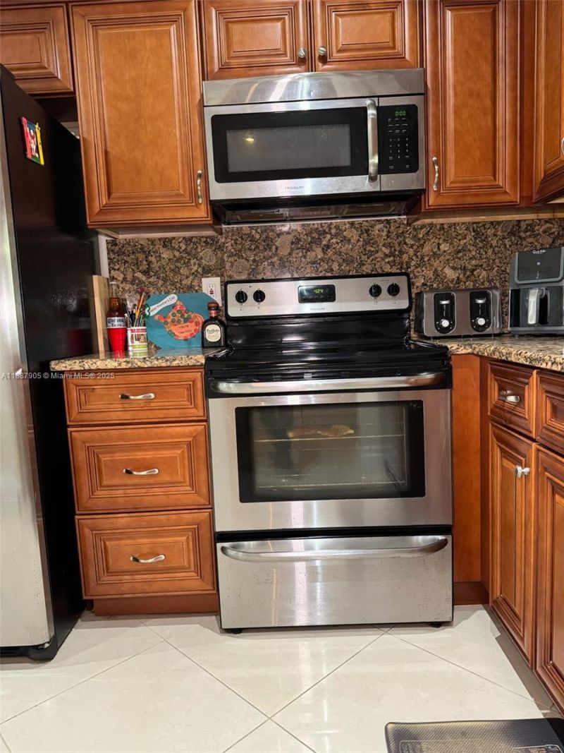 9204 NW 49th Pl, Sunrise, FL 33351 Photo