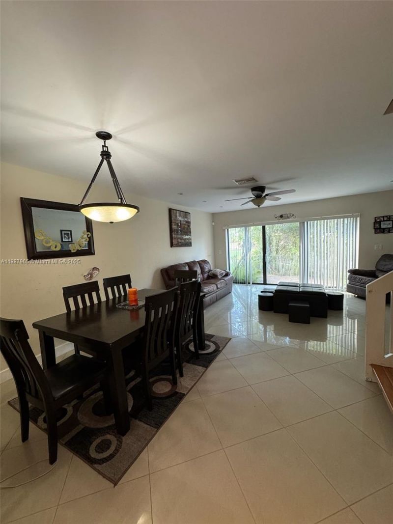 9204 NW 49th Pl, Sunrise, FL 33351 Photo