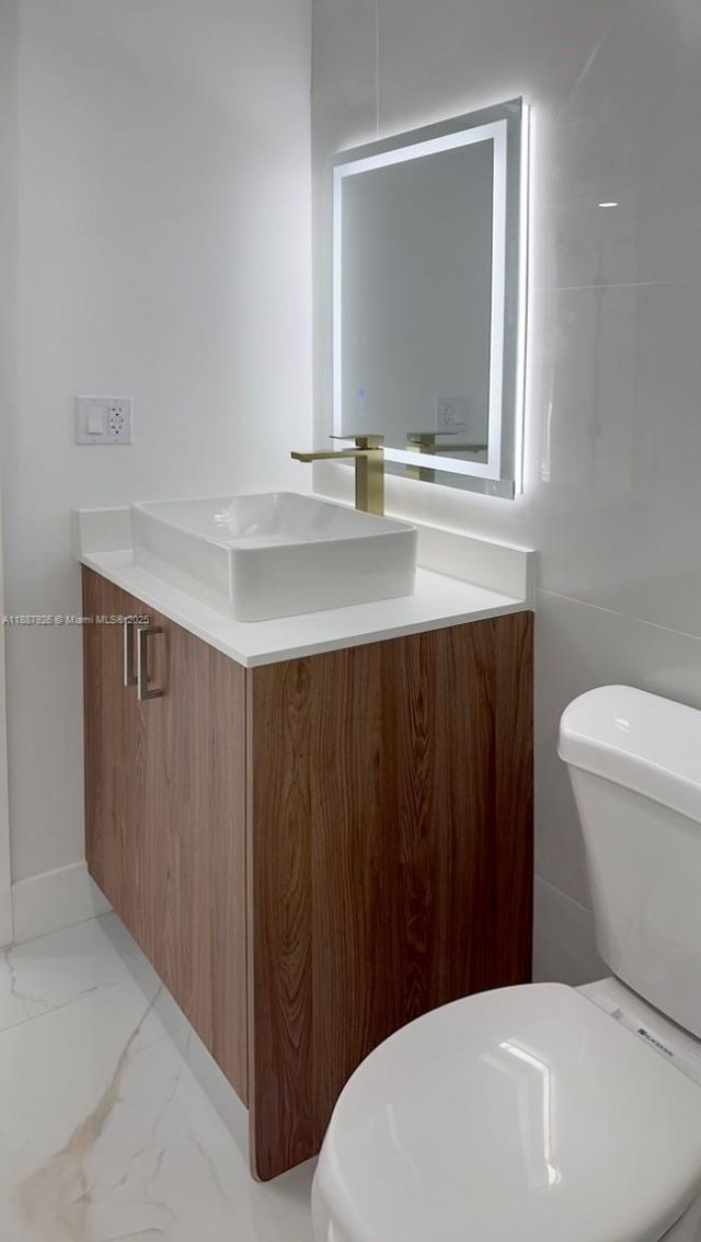 3301 N Country Club Dr, Unit 502, Aventura, FL 33180 Photo