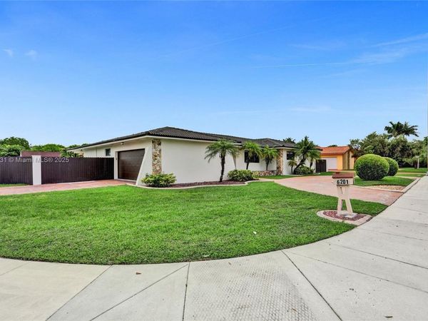 6201 SW 107th Ave, Miami, FL 33173