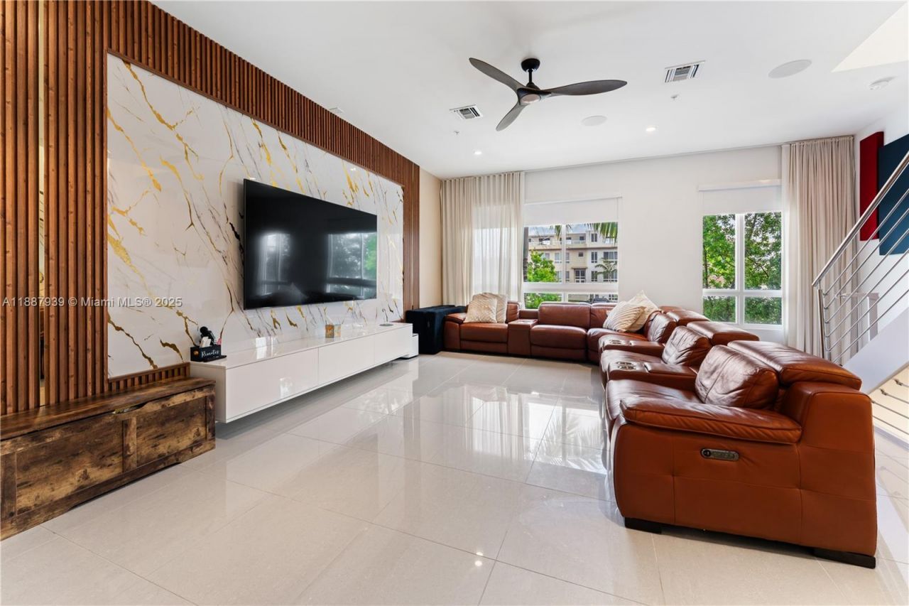 10354 NW 64th St, Doral, FL 33178 Photo