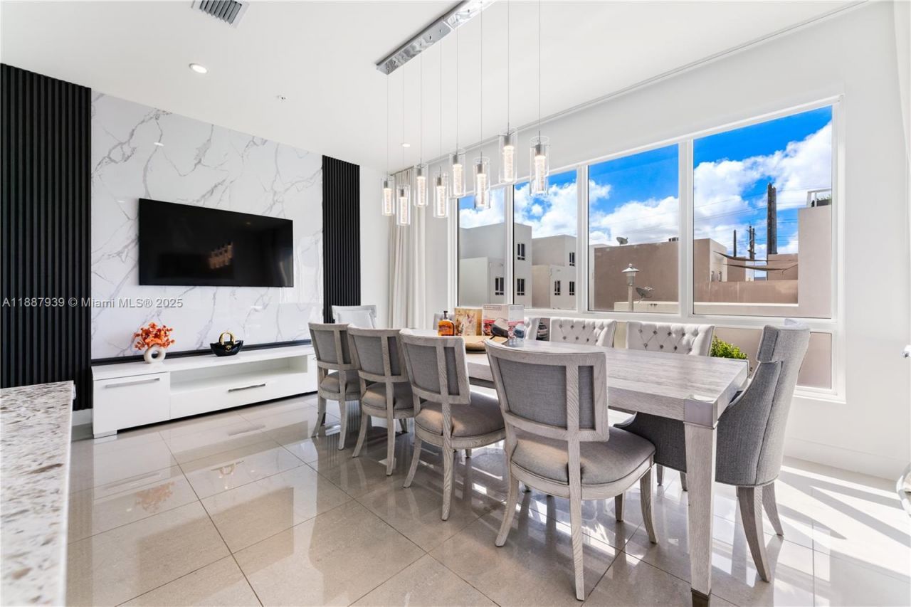 10354 NW 64th St, Doral, FL 33178 Photo