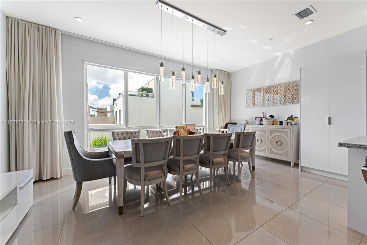 10354 NW 64th St, Doral, FL 33178 Photo