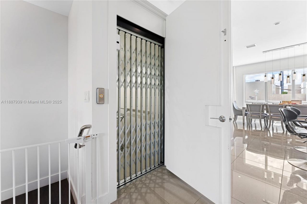 10354 NW 64th St, Doral, FL 33178 Photo