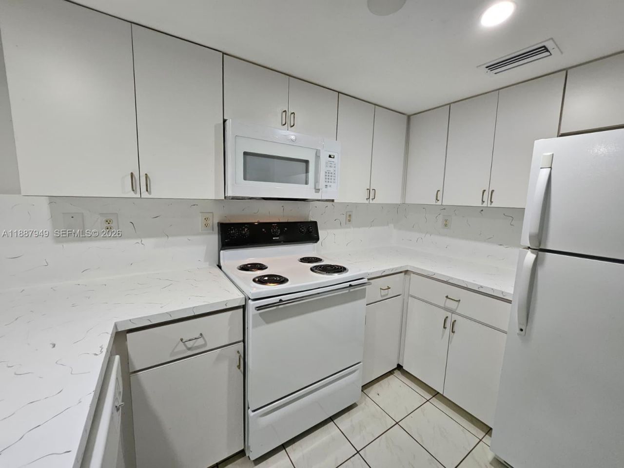55 E 4th St, Unit 302, Hialeah, FL 33010 Photo