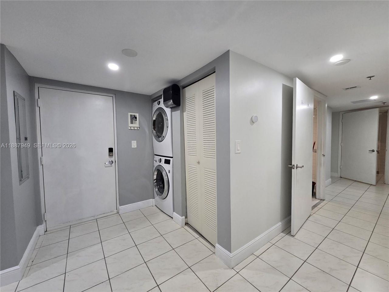55 E 4th St, Unit 302, Hialeah, FL 33010 Photo