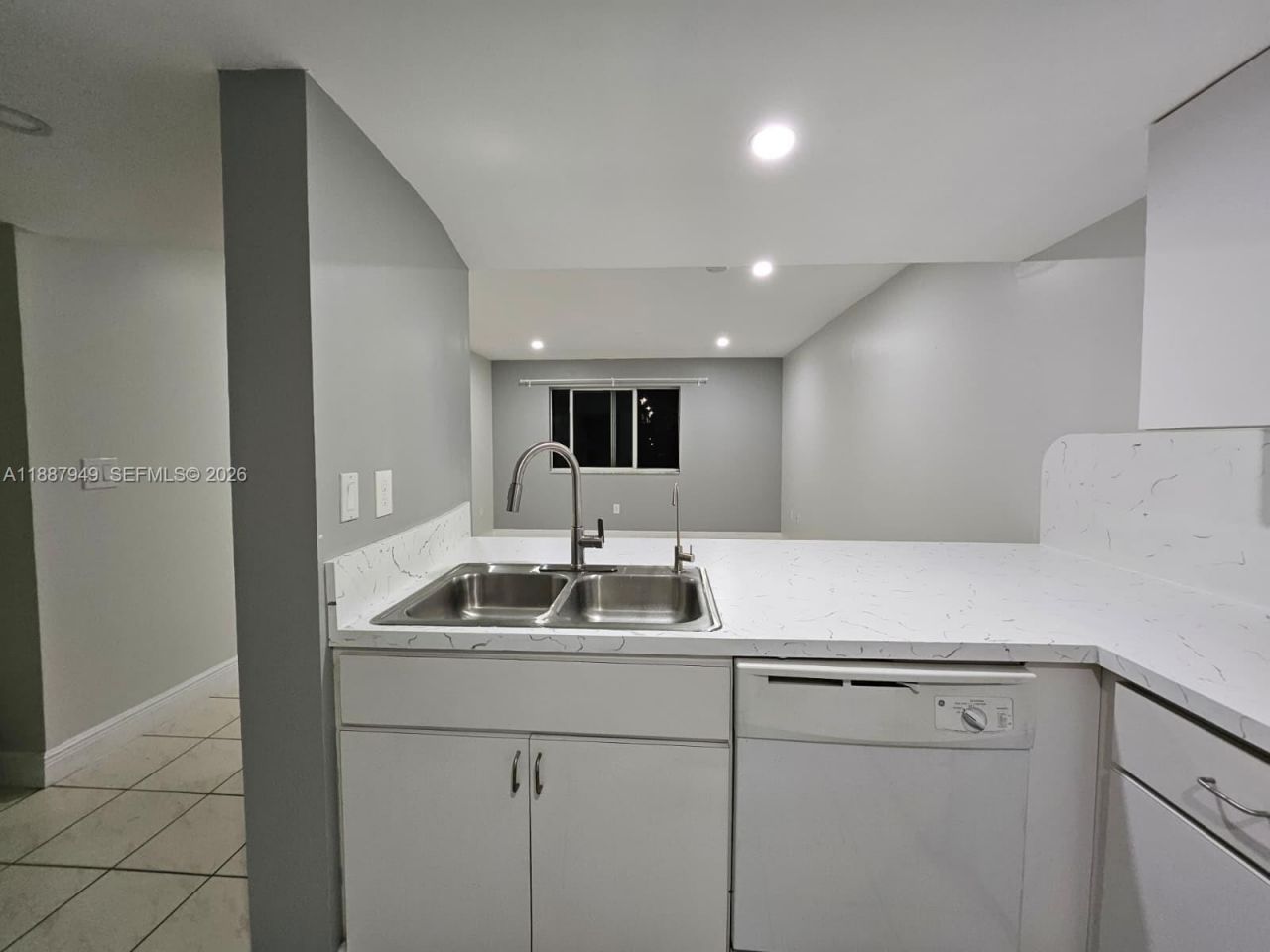 55 E 4th St, Unit 302, Hialeah, FL 33010 Photo
