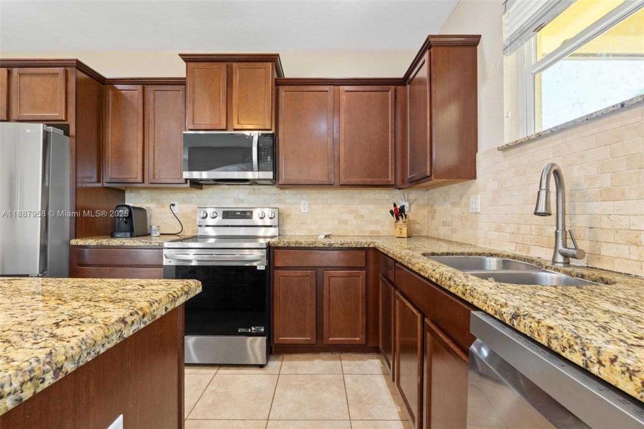 2147 NW 15th Pl, Homestead, FL 33030 Photo