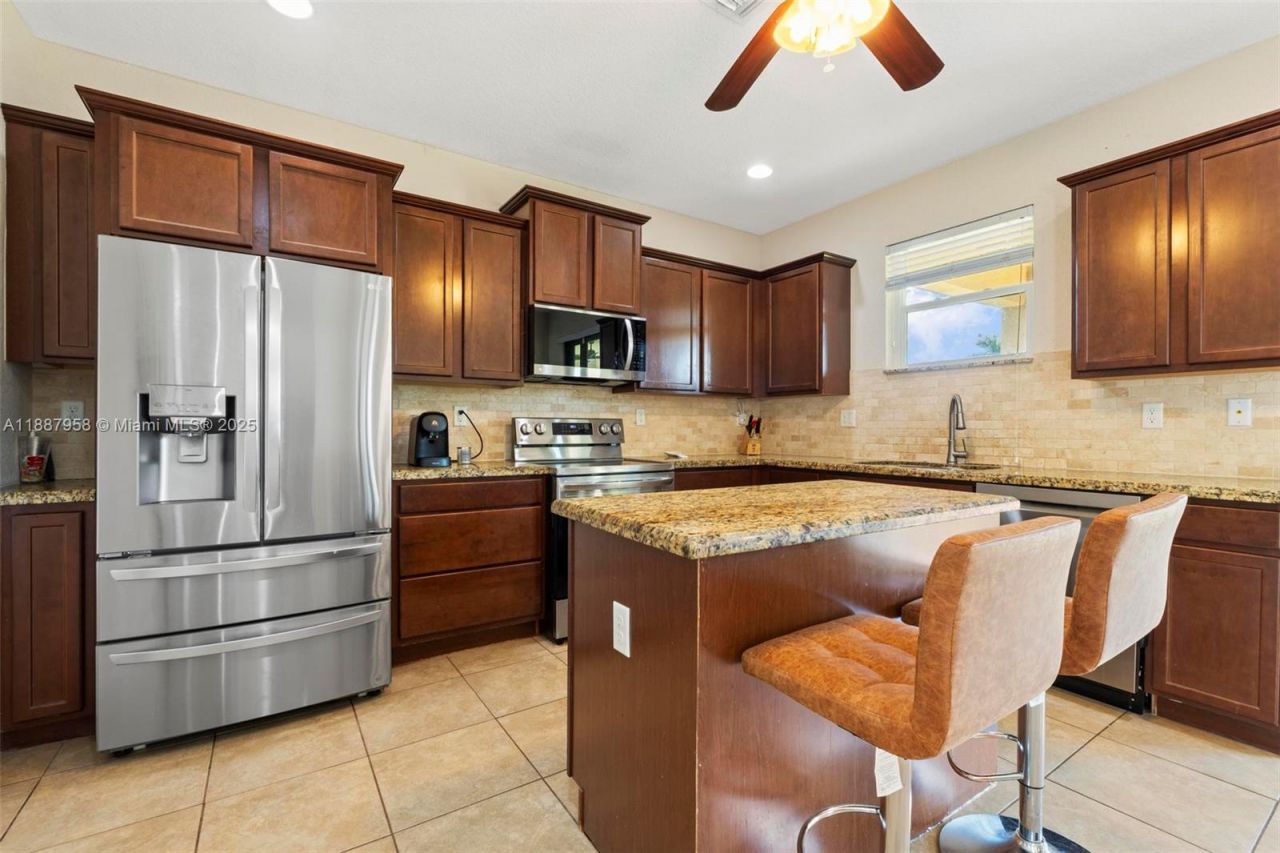 2147 NW 15th Pl, Homestead, FL 33030 Photo