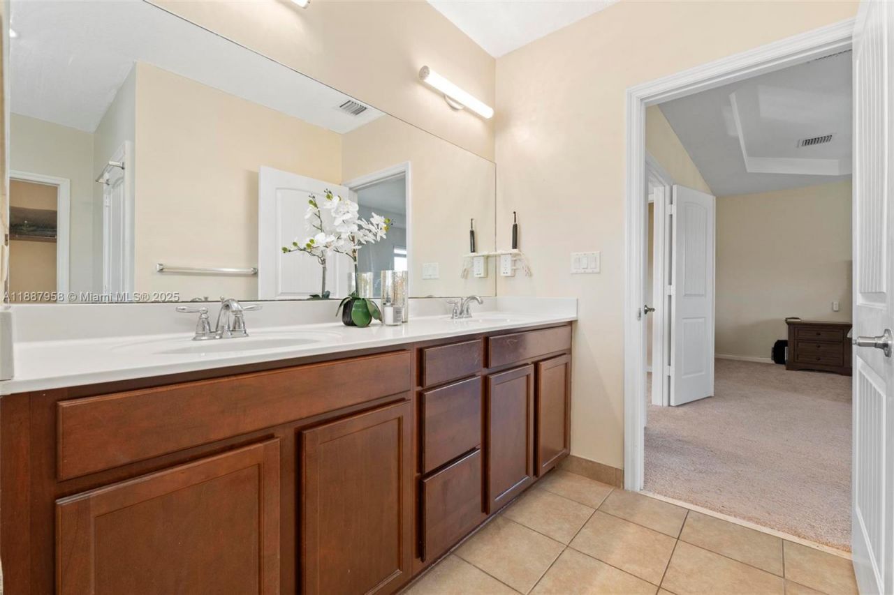 2147 NW 15th Pl, Homestead, FL 33030 Photo