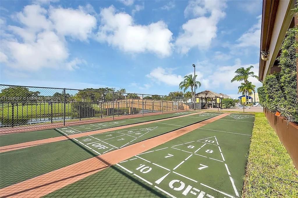 8920 Sunrise Lakes Blvd, Unit 111, Sunrise, FL 33322 Photo