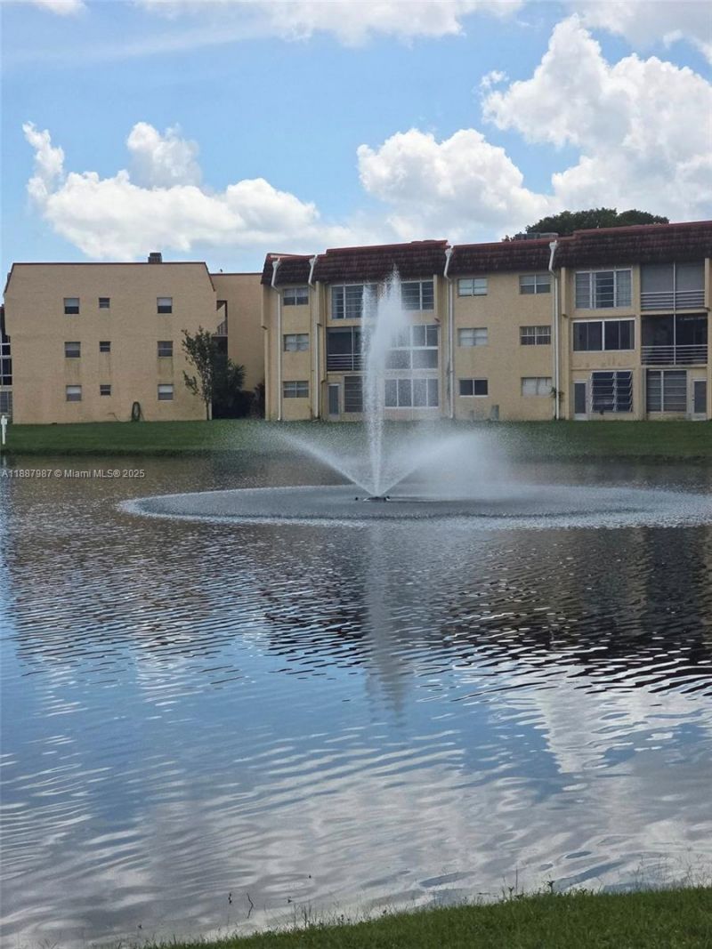 8920 Sunrise Lakes Blvd, Unit 111, Sunrise, FL 33322 Photo