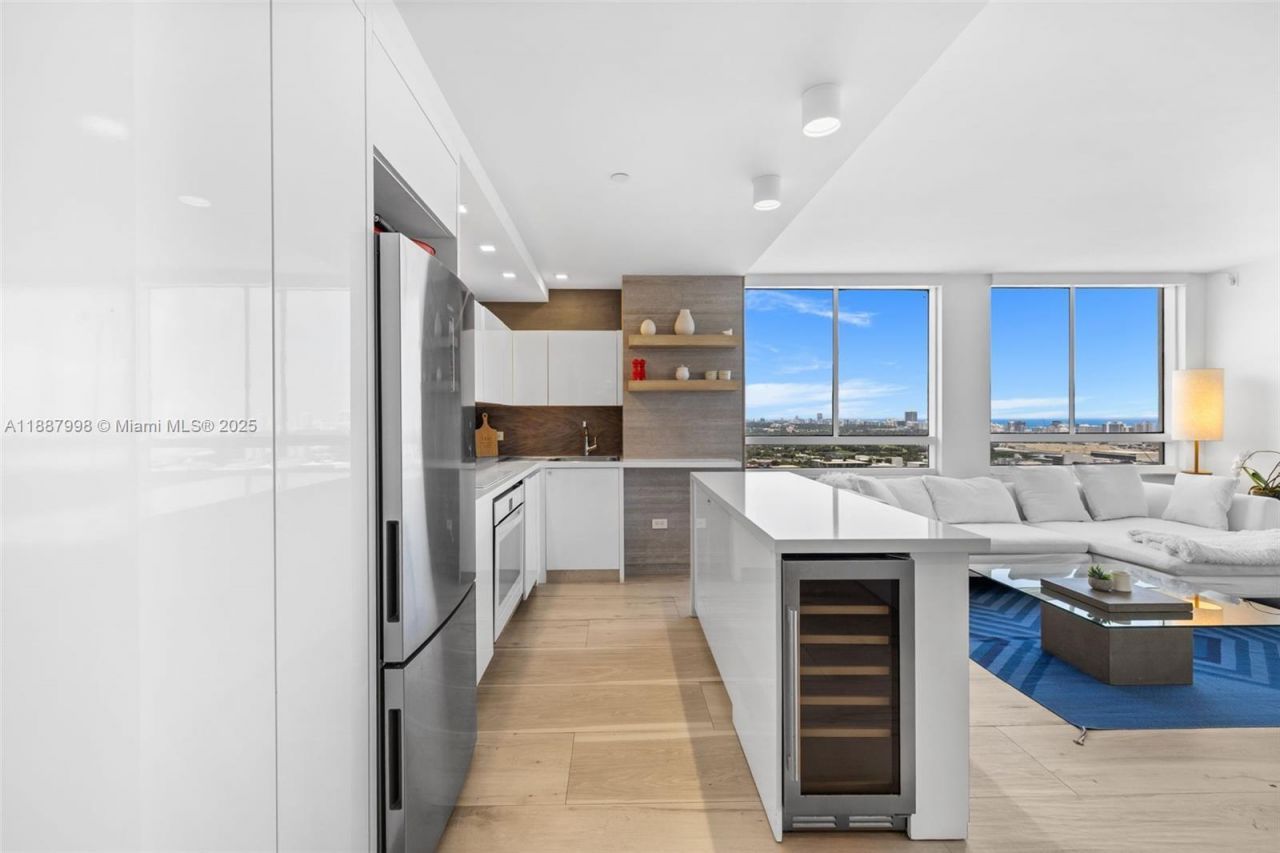 1330 West Ave, Unit 3407, Miami Beach, FL 33139 Photo