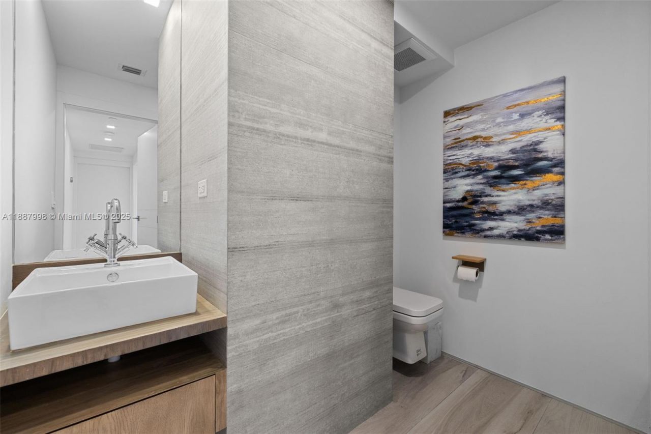 1330 West Ave, Unit 3407, Miami Beach, FL 33139 Photo