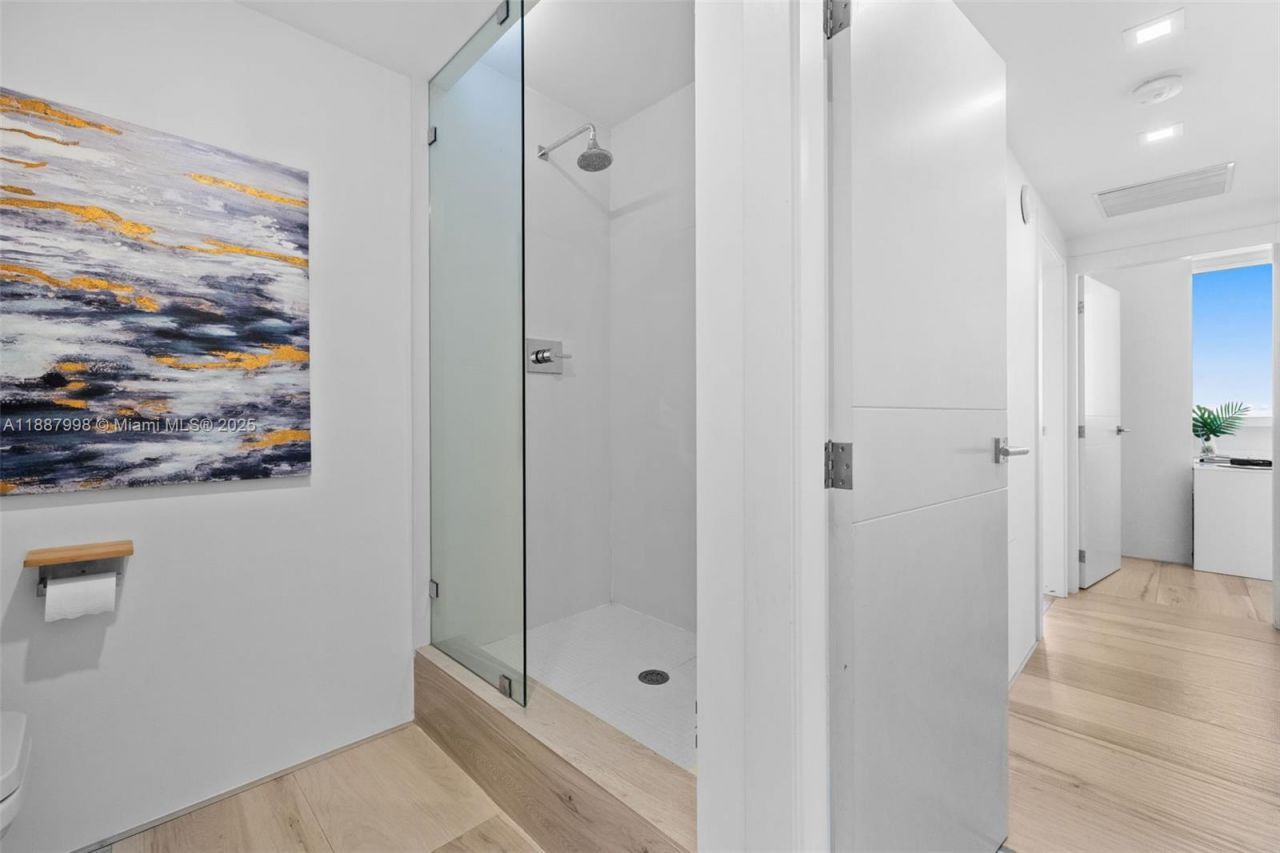 1330 West Ave, Unit 3407, Miami Beach, FL 33139 Photo