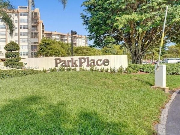 1400 Saint Charles Pl, Unit 623, Pembroke Pines, FL 33026