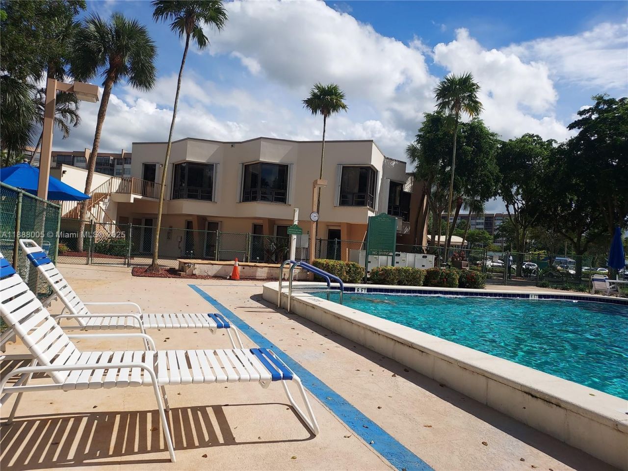 1400 Saint Charles Pl, Unit 623, Pembroke Pines, FL 33026 Photo