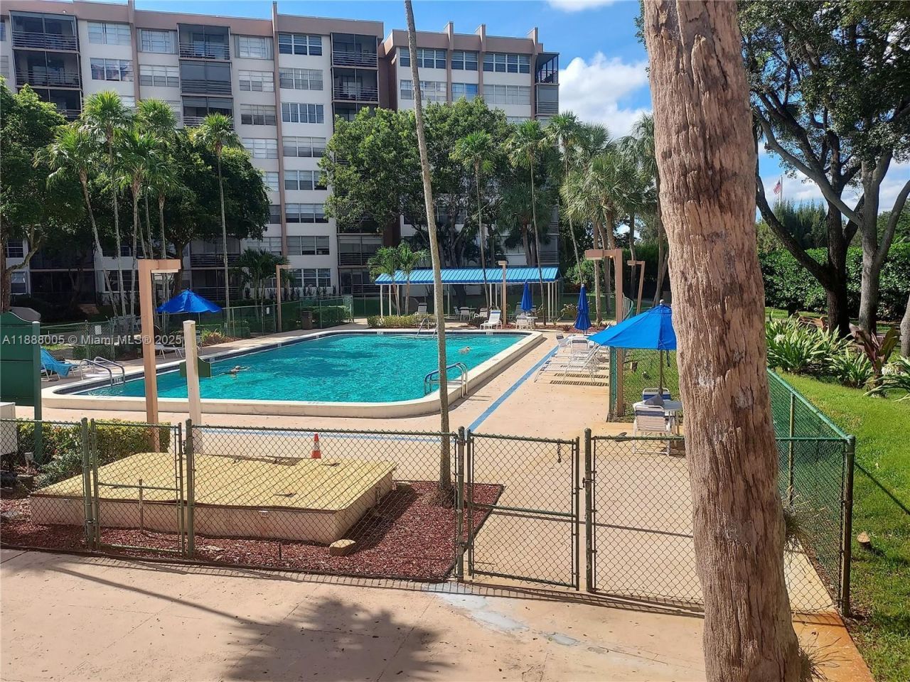 1400 Saint Charles Pl, Unit 623, Pembroke Pines, FL 33026 Photo