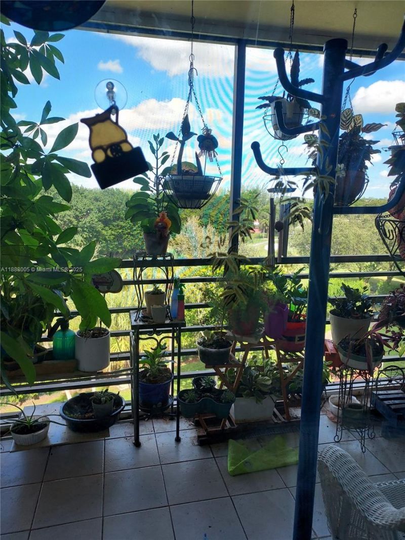 1400 Saint Charles Pl, Unit 623, Pembroke Pines, FL 33026 Photo