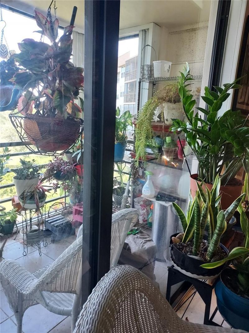 1400 Saint Charles Pl, Unit 623, Pembroke Pines, FL 33026 Photo