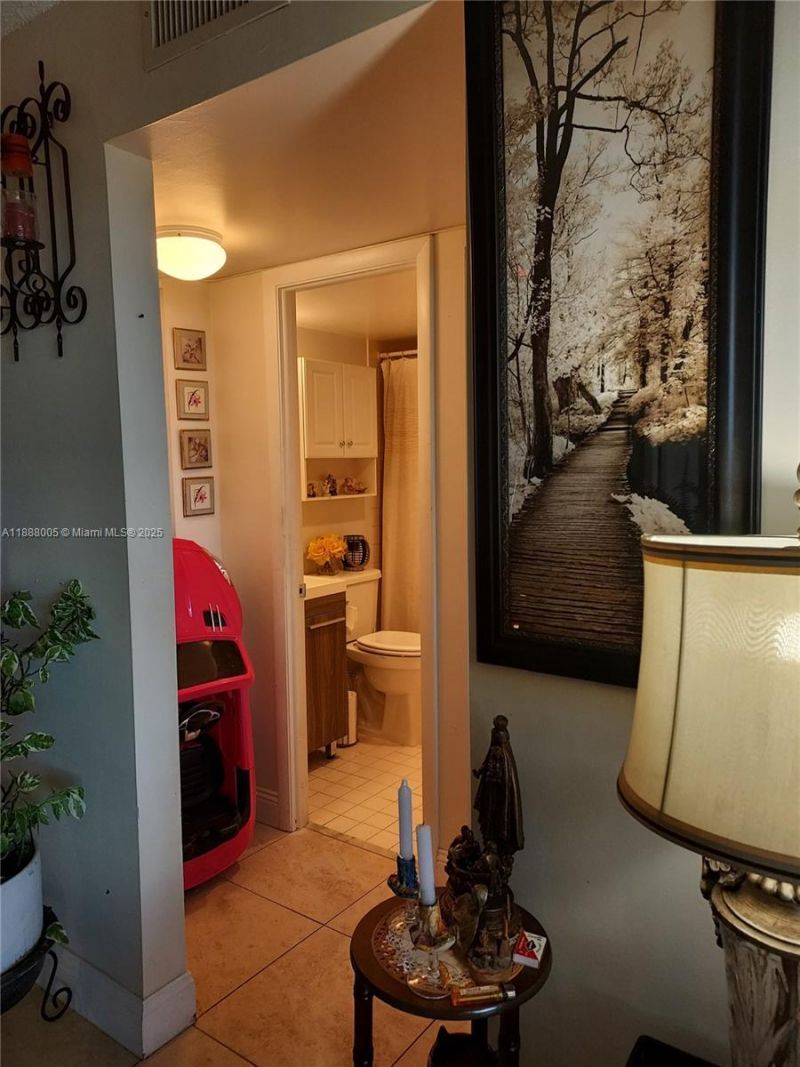 1400 Saint Charles Pl, Unit 623, Pembroke Pines, FL 33026 Photo