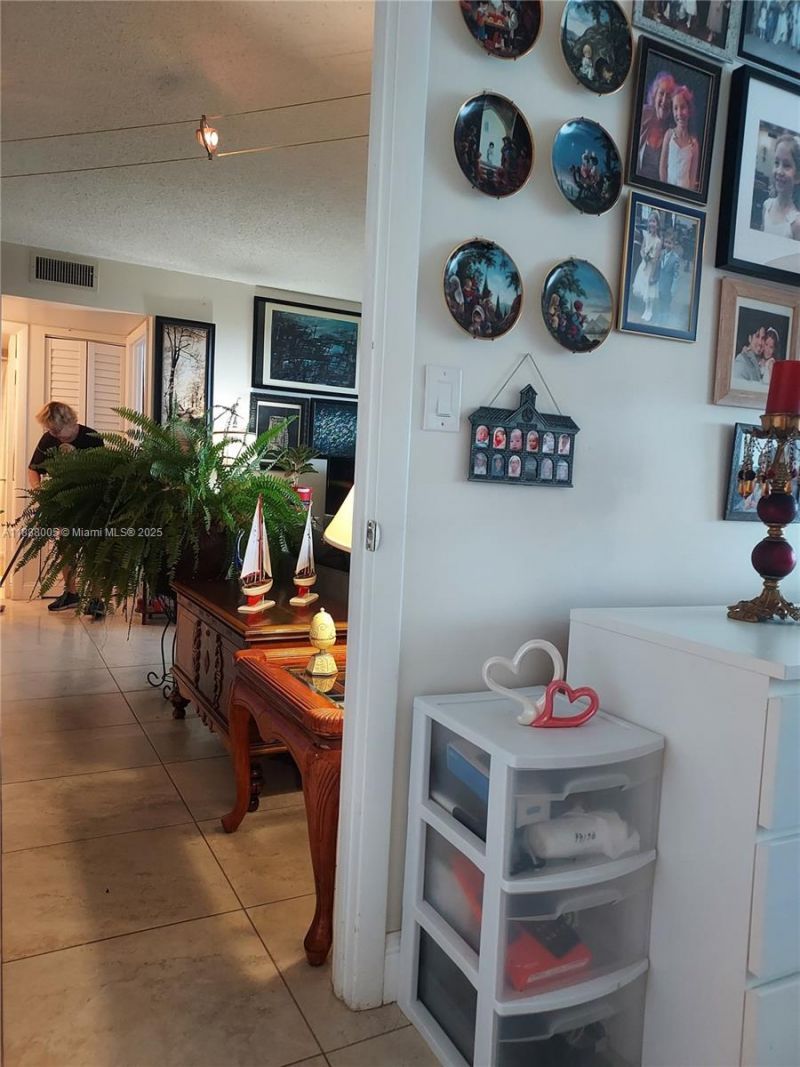 1400 Saint Charles Pl, Unit 623, Pembroke Pines, FL 33026 Photo