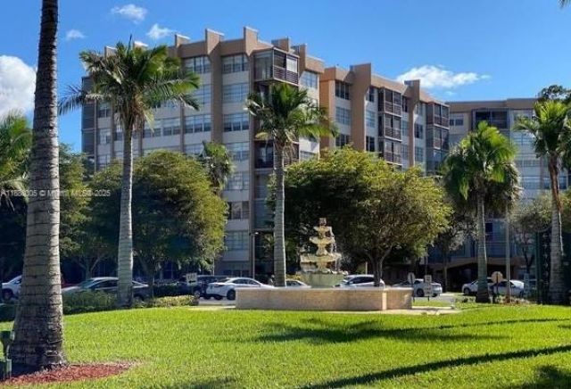 1400 Saint Charles Pl, Unit 623, Pembroke Pines, FL 33026 Photo