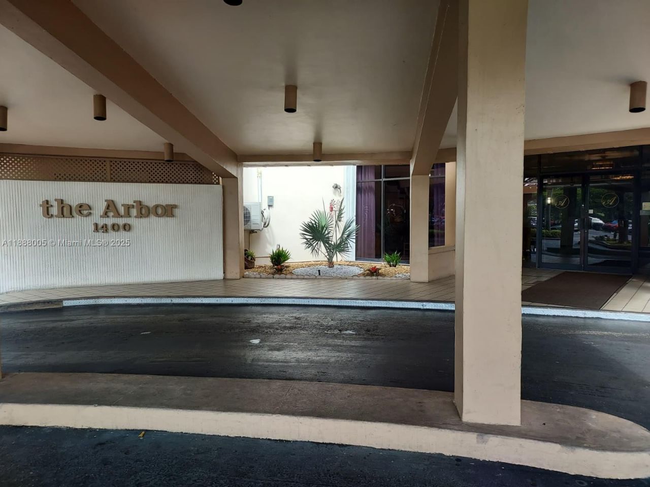 1400 Saint Charles Pl, Unit 623, Pembroke Pines, FL 33026 Photo