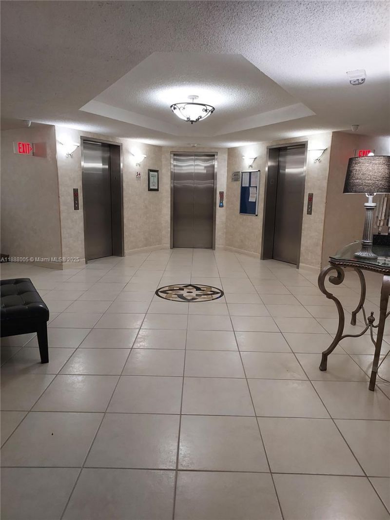 1400 Saint Charles Pl, Unit 623, Pembroke Pines, FL 33026 Photo