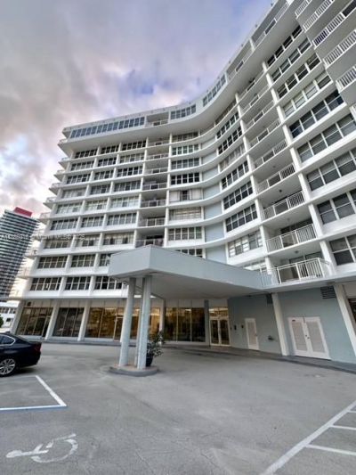 1801 S Ocean Dr, Unit 541, Hallandale Beach, FL 33009 Photo