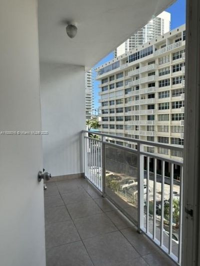 1801 S Ocean Dr, Unit 541, Hallandale Beach, FL 33009 Photo
