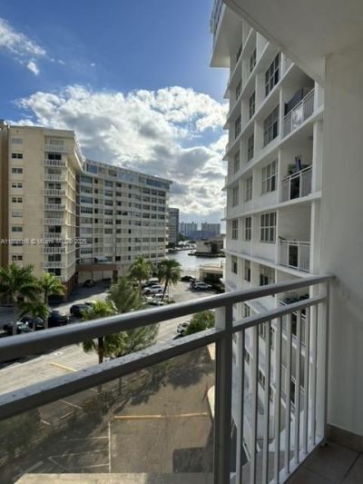 1801 S Ocean Dr, Unit 541, Hallandale Beach, FL 33009 Photo