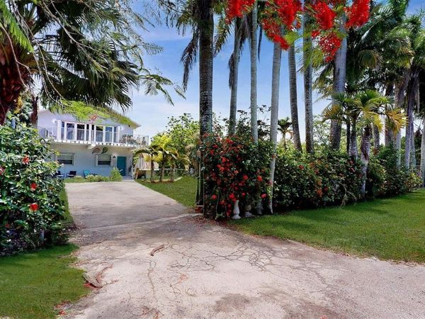 18475 SW 204th St, Miami, FL 33187