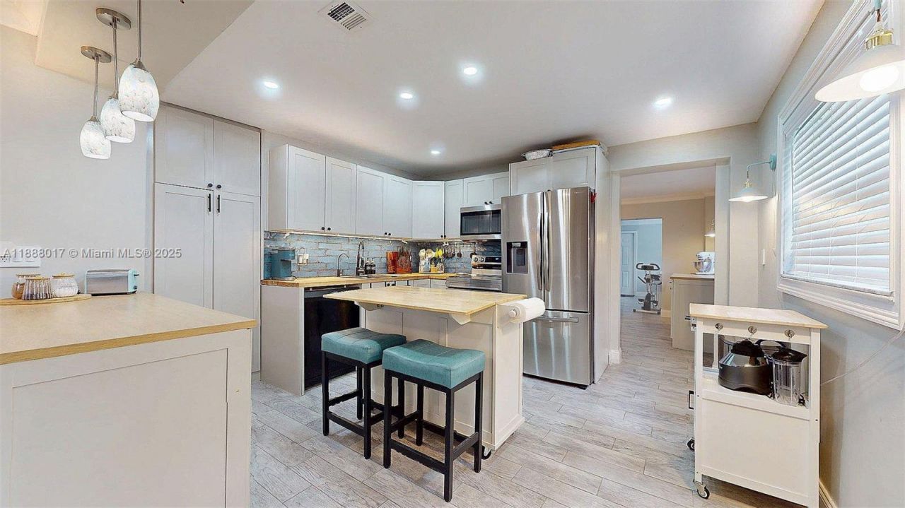 18475 SW 204th St, Miami, FL 33187 Photo