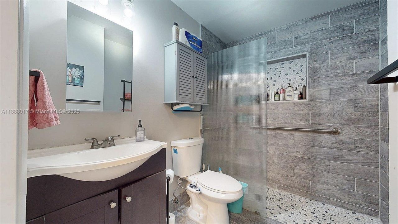 18475 SW 204th St, Miami, FL 33187 Photo