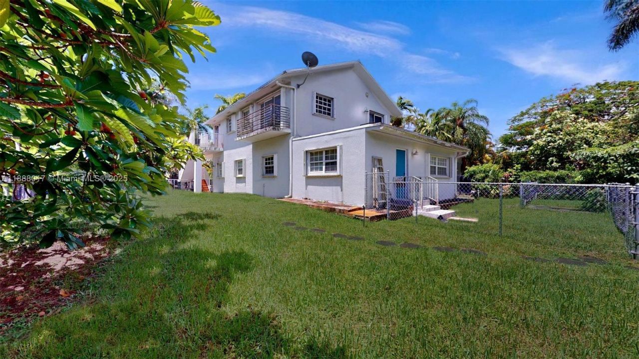 18475 SW 204th St, Miami, FL 33187 Photo