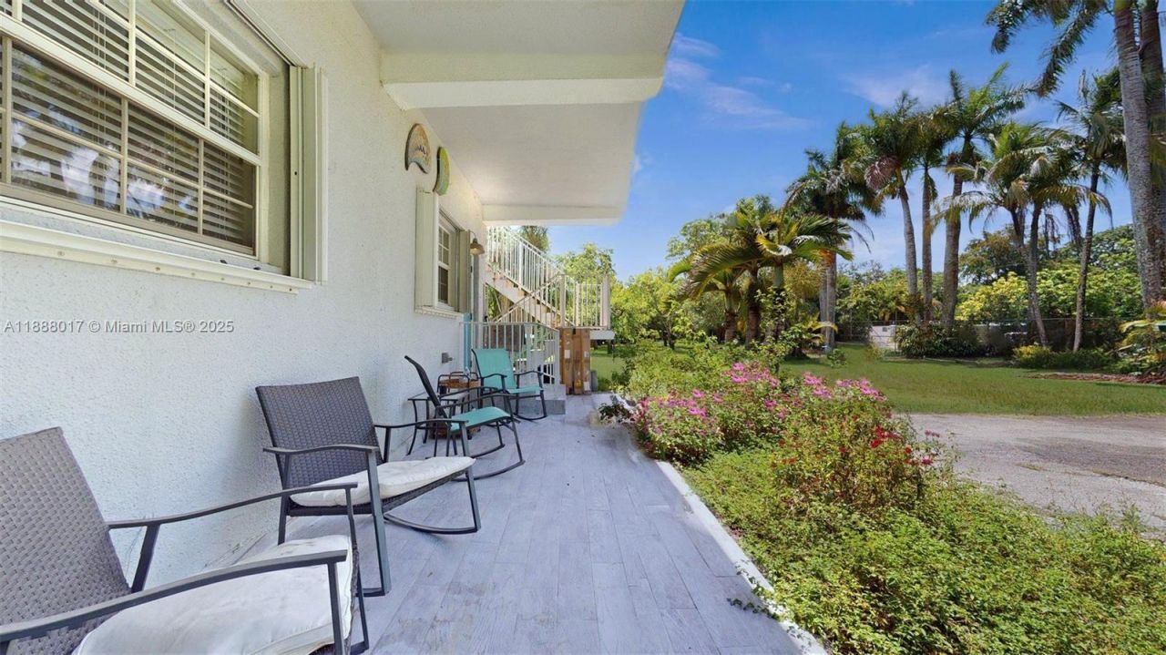 18475 SW 204th St, Miami, FL 33187 Photo