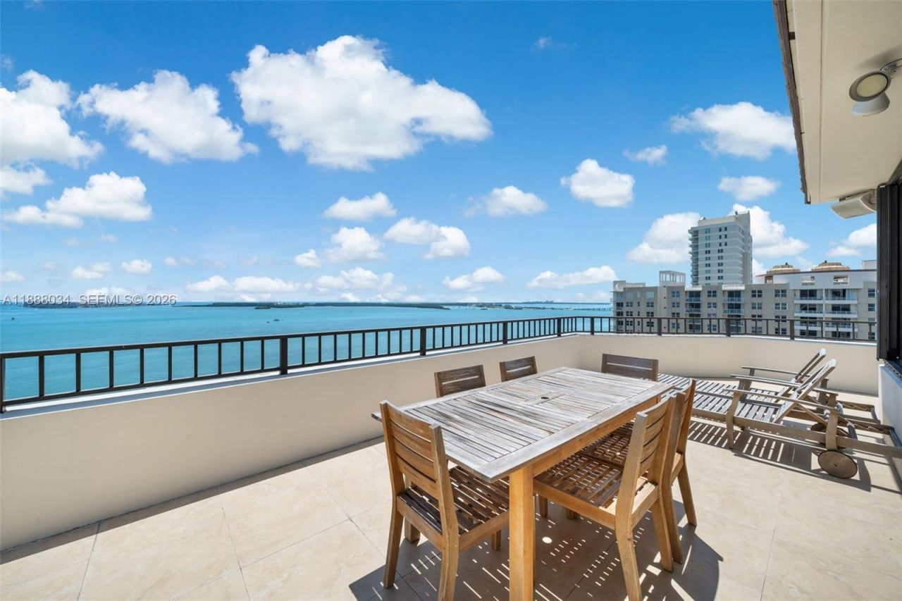 520 Brickell Key Drive, Unit UPH-03, Miami, FL 33131 Photo