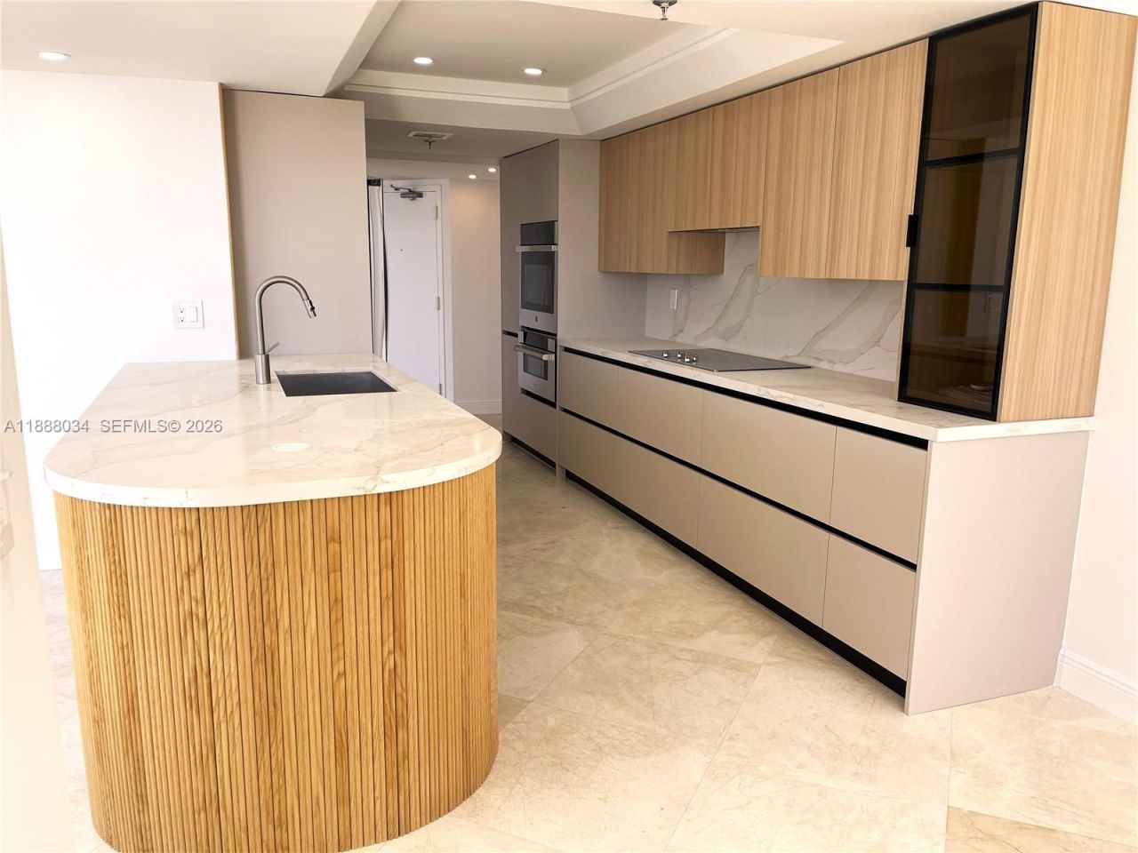 520 Brickell Key Drive, Unit UPH-03, Miami, FL 33131 Photo