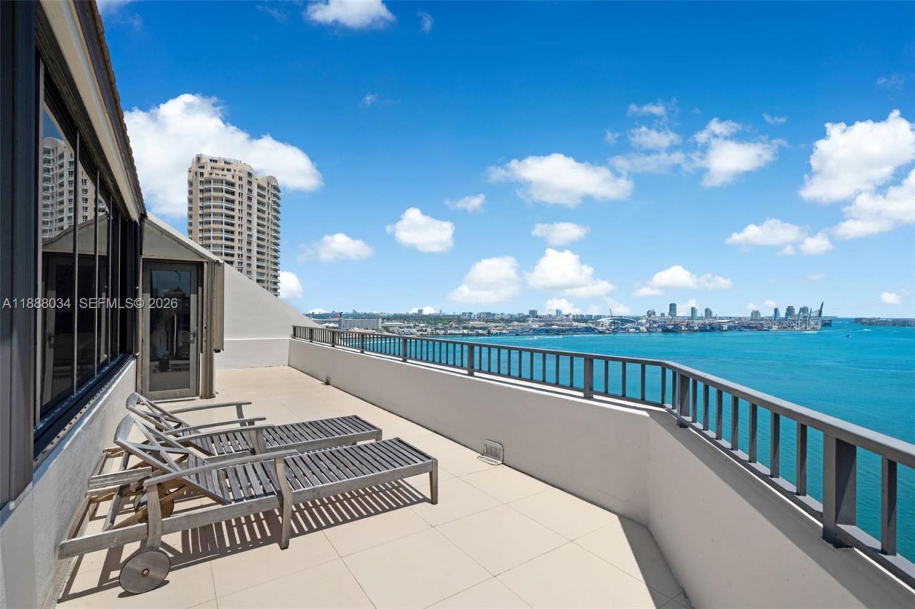 520 Brickell Key Drive, Unit UPH-03, Miami, FL 33131 Photo