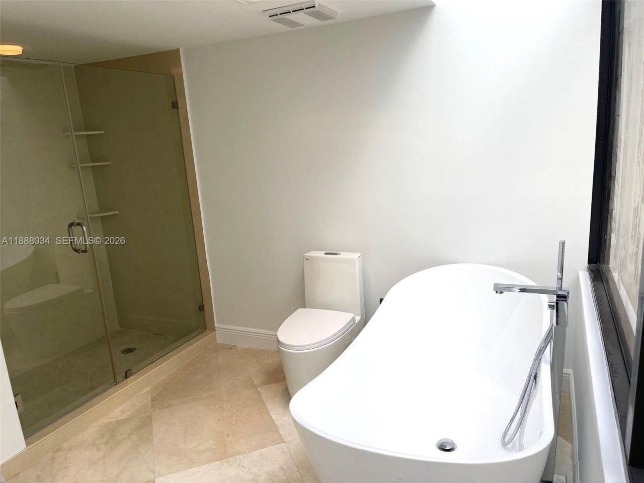 520 Brickell Key Drive, Unit UPH-03, Miami, FL 33131 Photo