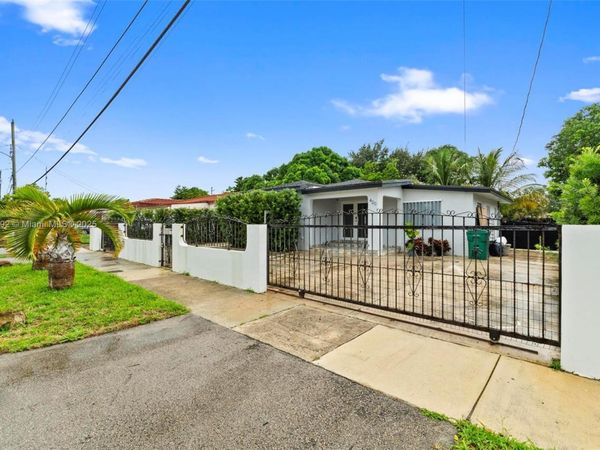 420 NW 44th Ave, Miami, FL 33126