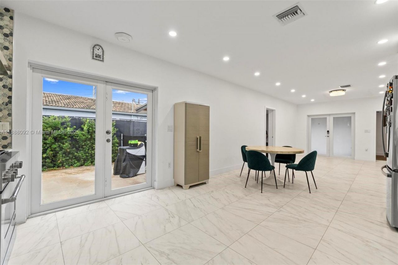 420 NW 44th Ave, Miami, FL 33126 Photo