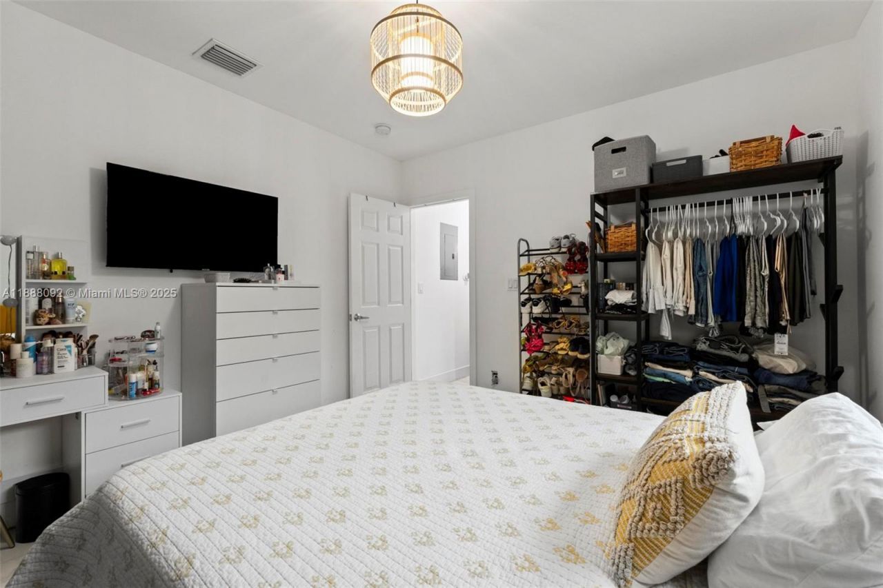 420 NW 44th Ave, Miami, FL 33126 Photo