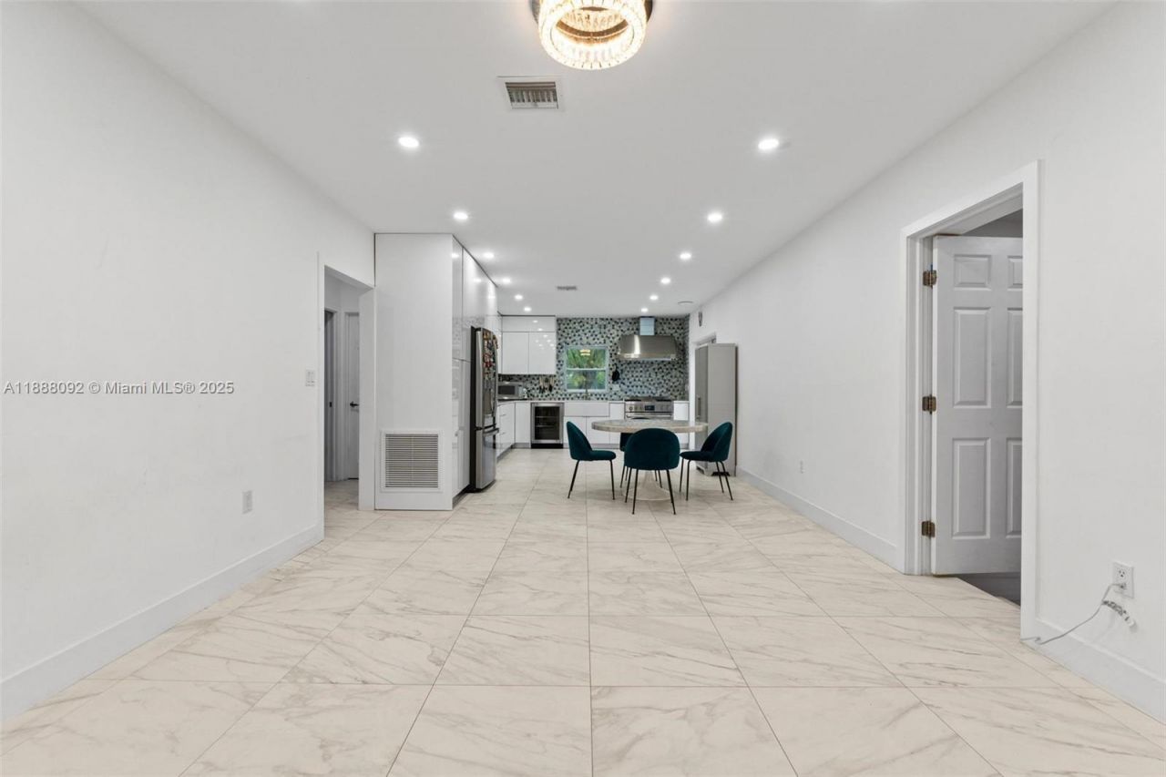 420 NW 44th Ave, Miami, FL 33126 Photo