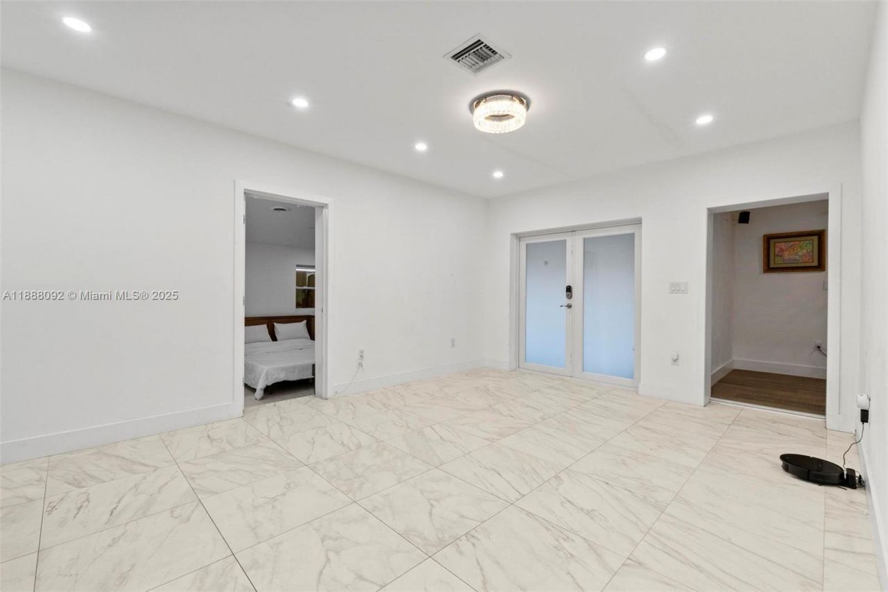 420 NW 44th Ave, Miami, FL 33126 Photo