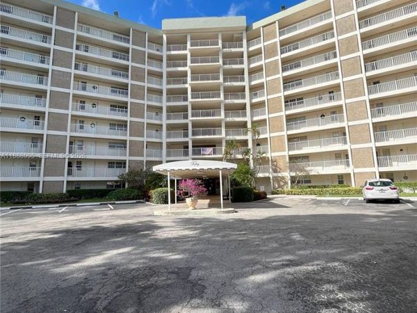 3090 N Course Dr, Unit 304, Pompano Beach, FL 33069