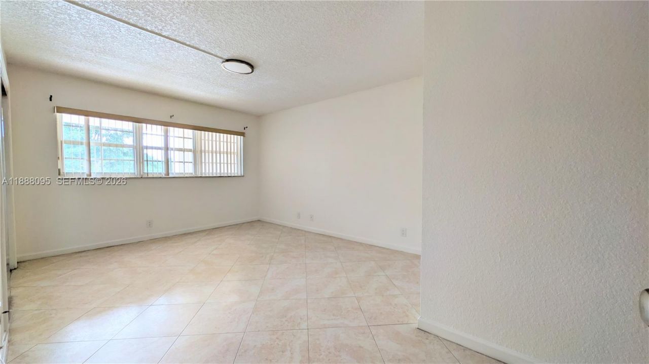 3090 N Course Dr, Unit 304, Pompano Beach, FL 33069 Photo
